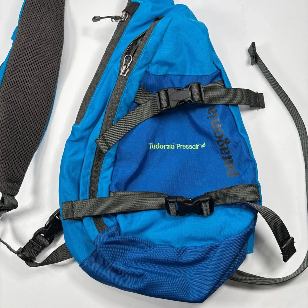 Patagonia Unisex 8L Sling Bag Atom Blue Crossbody Backpack Tudorza Pressard Logo